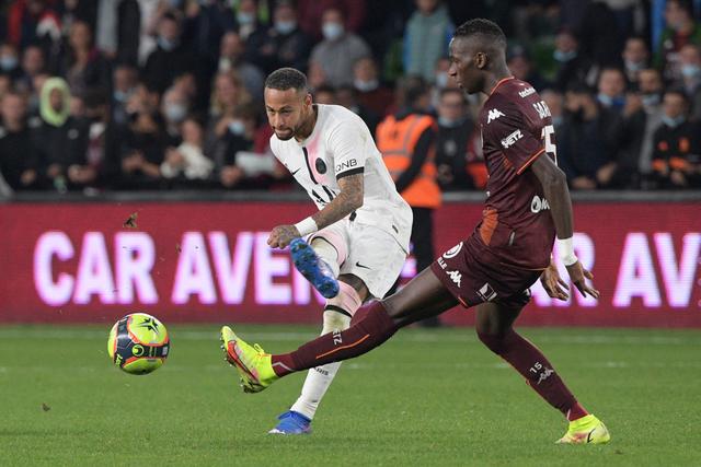 马德里打响榜首大战!数据:皇马或2-1笑傲德比